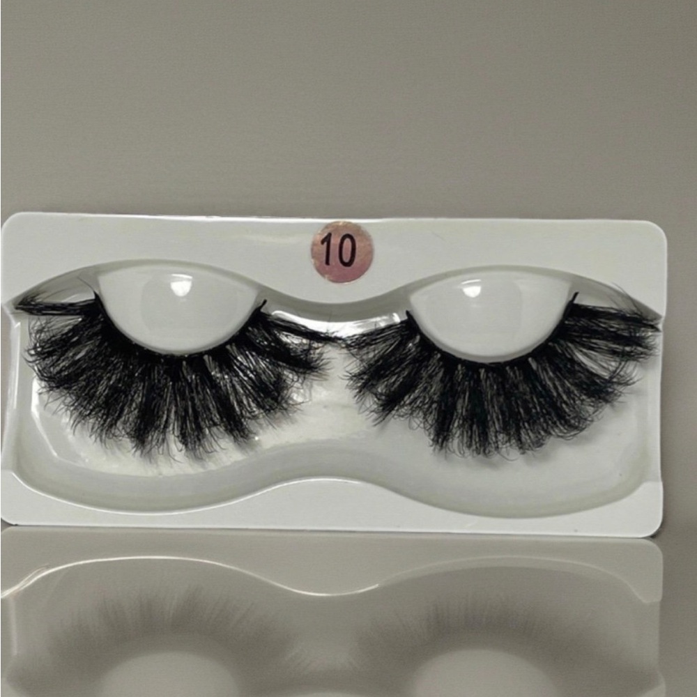 Voluminous Black False Eyelashes